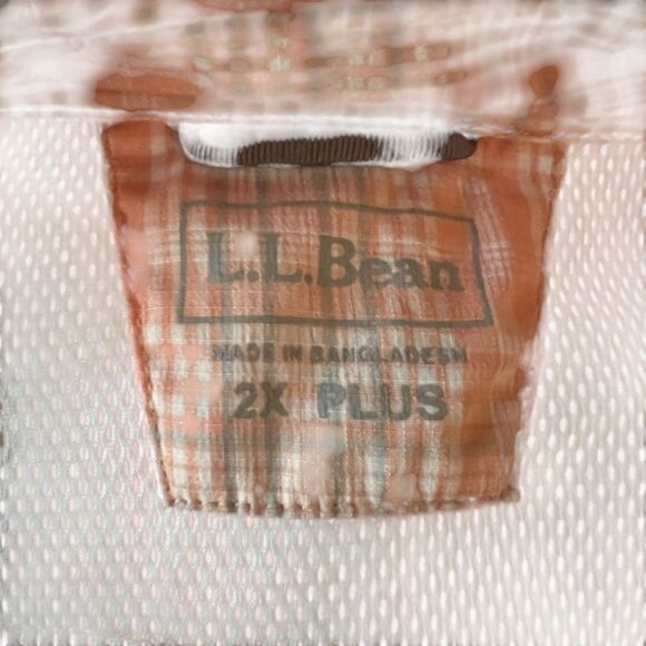L.L. Bean light pink lightweight short sleeve shirt - Picture 3 of 8